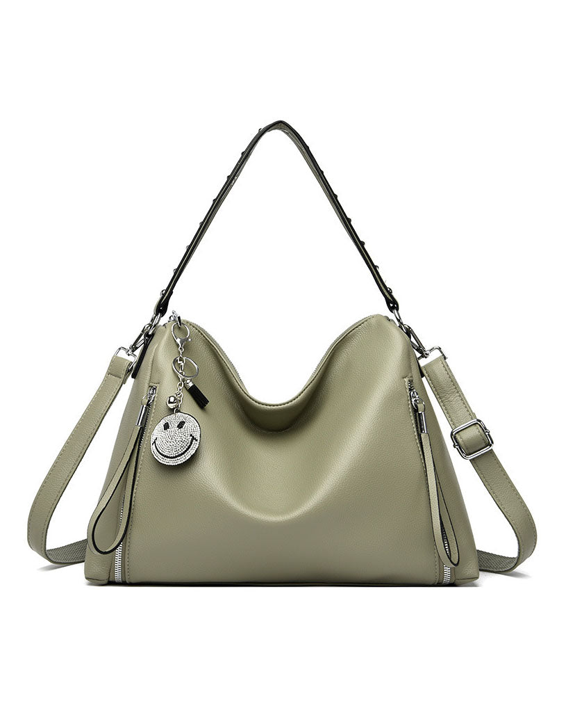 Cartera de Gran Capacidad con Colgante Sonriente – Modelo Suave y Moderno