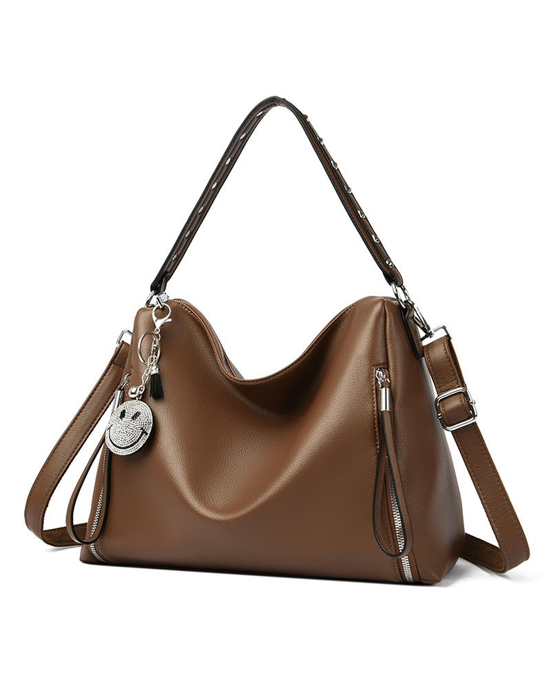 Cartera de Gran Capacidad con Colgante Sonriente – Modelo Suave y Moderno