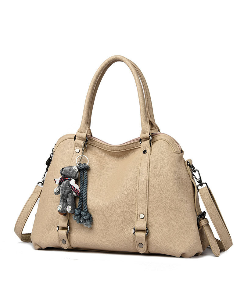 Bolso Mediano Suave de Tacto Liso, con Doble Asa, con Cierre Principal y Muñeco Decorativo