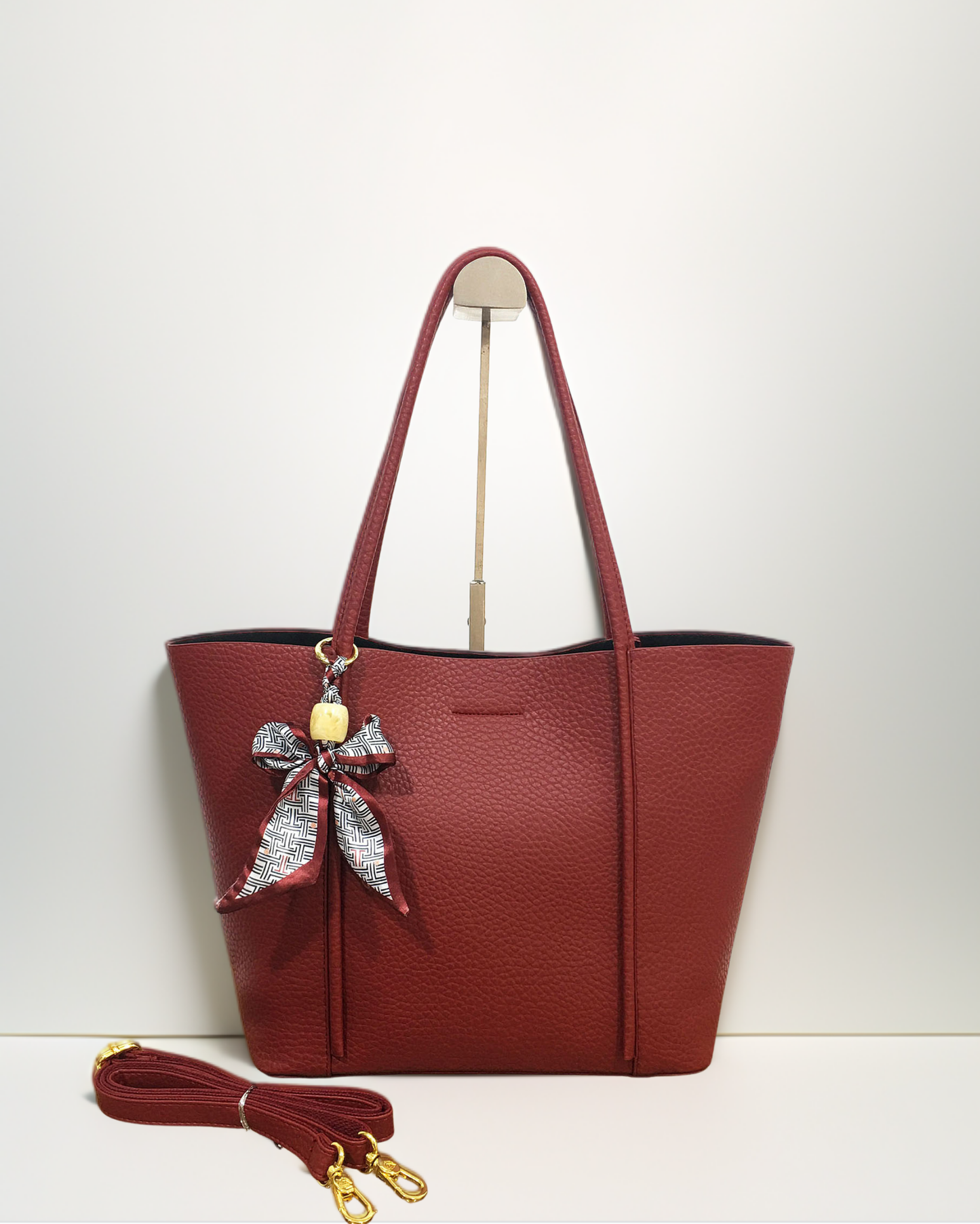 Cartera de Gran Capacidad con Pañuelo Decorativo – Diseño Suave y Espacioso, Interior con divisiones