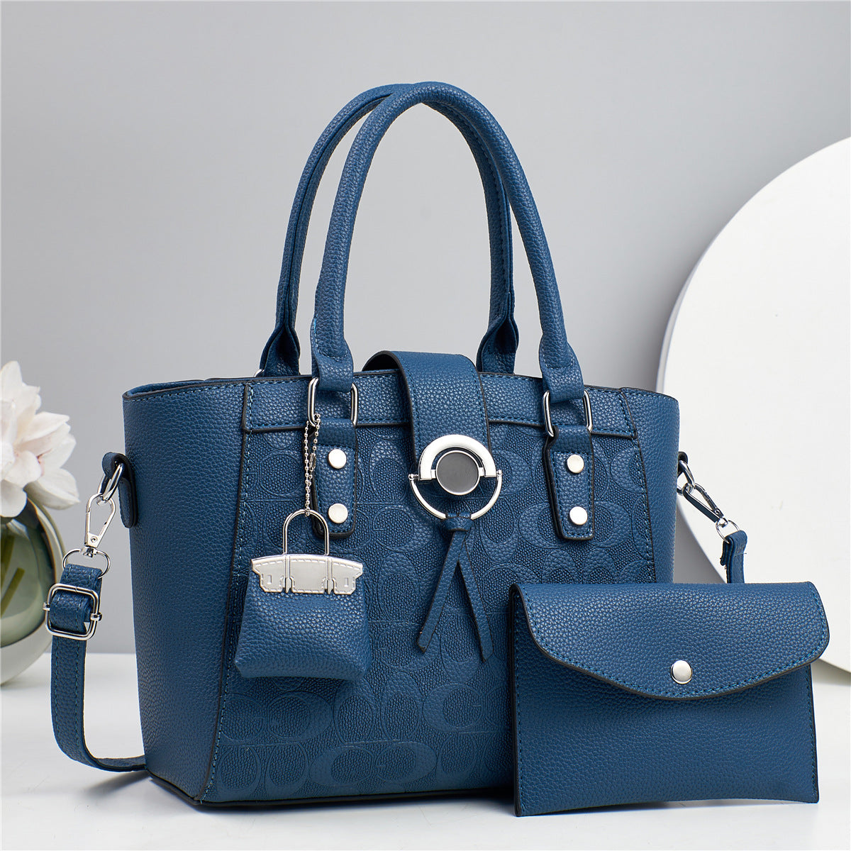 Cartera mediana espaciosa con sobre y llavero