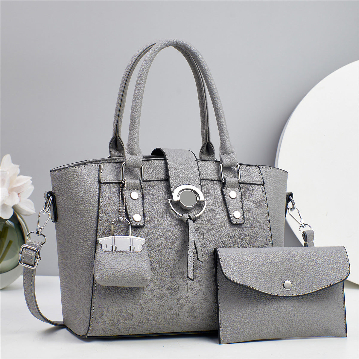 Cartera mediana espaciosa con sobre y llavero