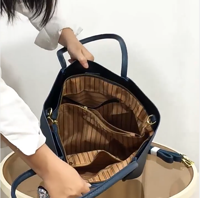 Cartera de Gran Capacidad con Pañuelo Decorativo – Diseño Suave y Espacioso, Interior con divisiones