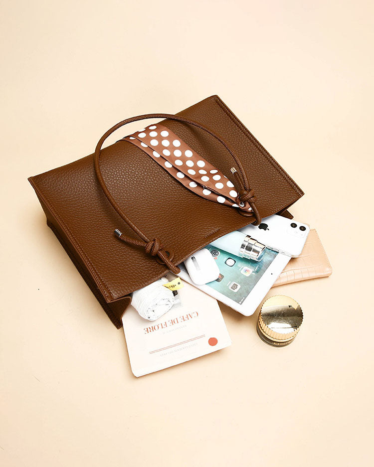 Cartera Tipo Tote de Asas Largas con Pañuelo Decorativo y Estuche Interno removible  – Diseño Texturizado y Práctico