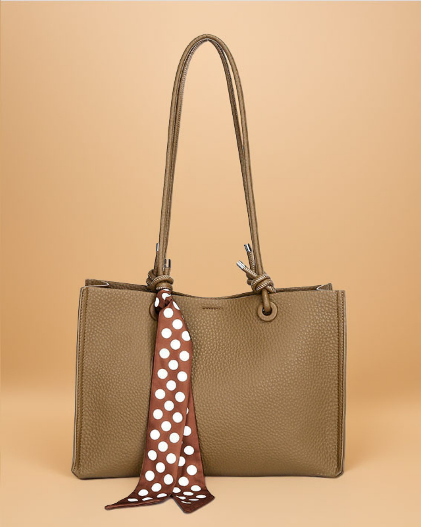 Cartera Tipo Tote de Asas Largas con Pañuelo Decorativo y Estuche Interno removible  – Diseño Texturizado y Práctico