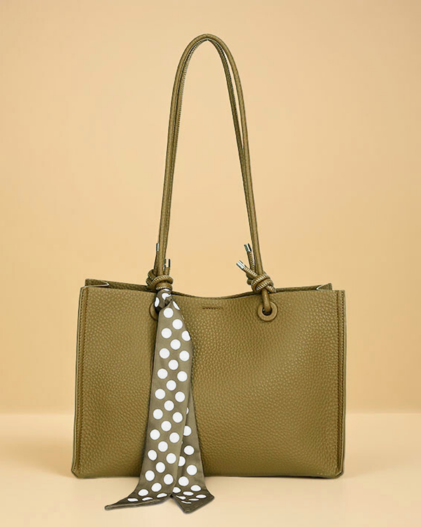 Cartera Tipo Tote de Asas Largas con Pañuelo Decorativo y Estuche Interno removible  – Diseño Texturizado y Práctico