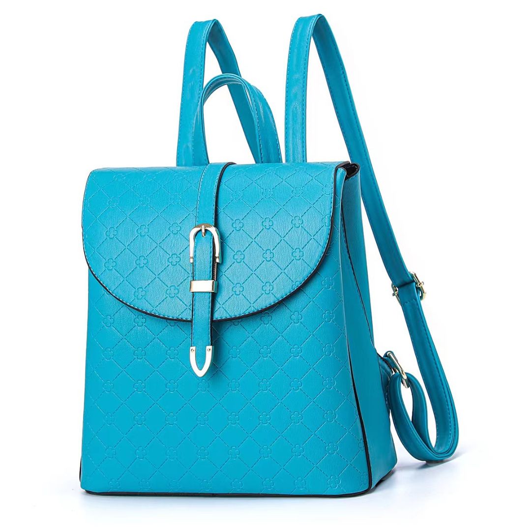 Oferta • Mochila mediana con detalles en dorado