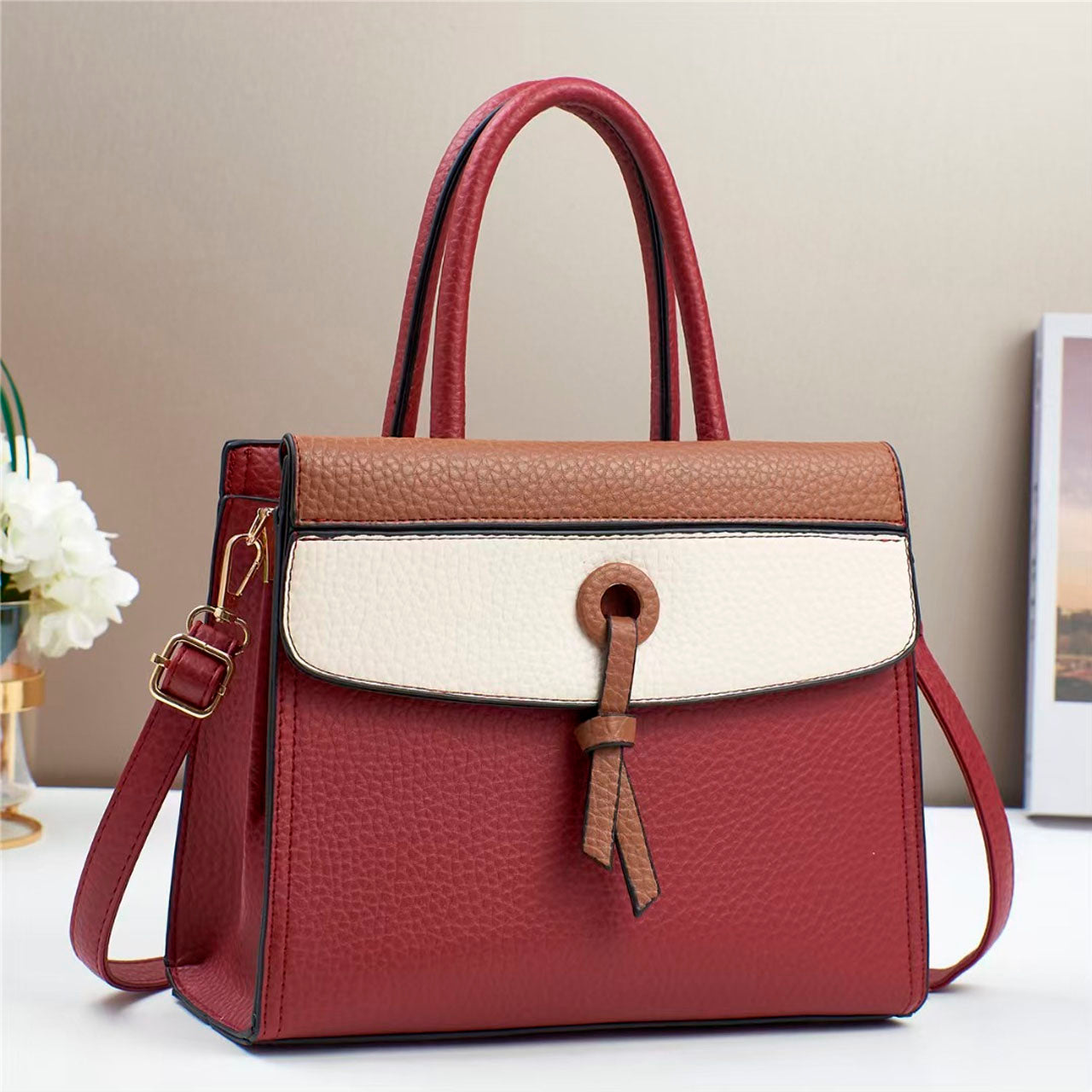 Oferta • Cartera cuadrada con estilo superior