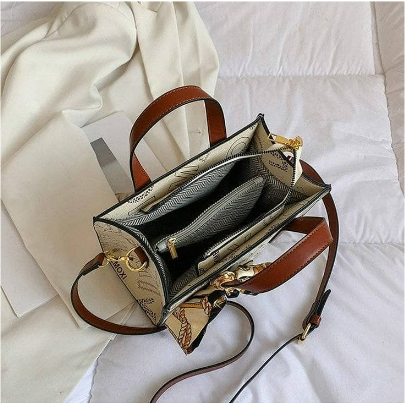 Cartera pequeña a la moda