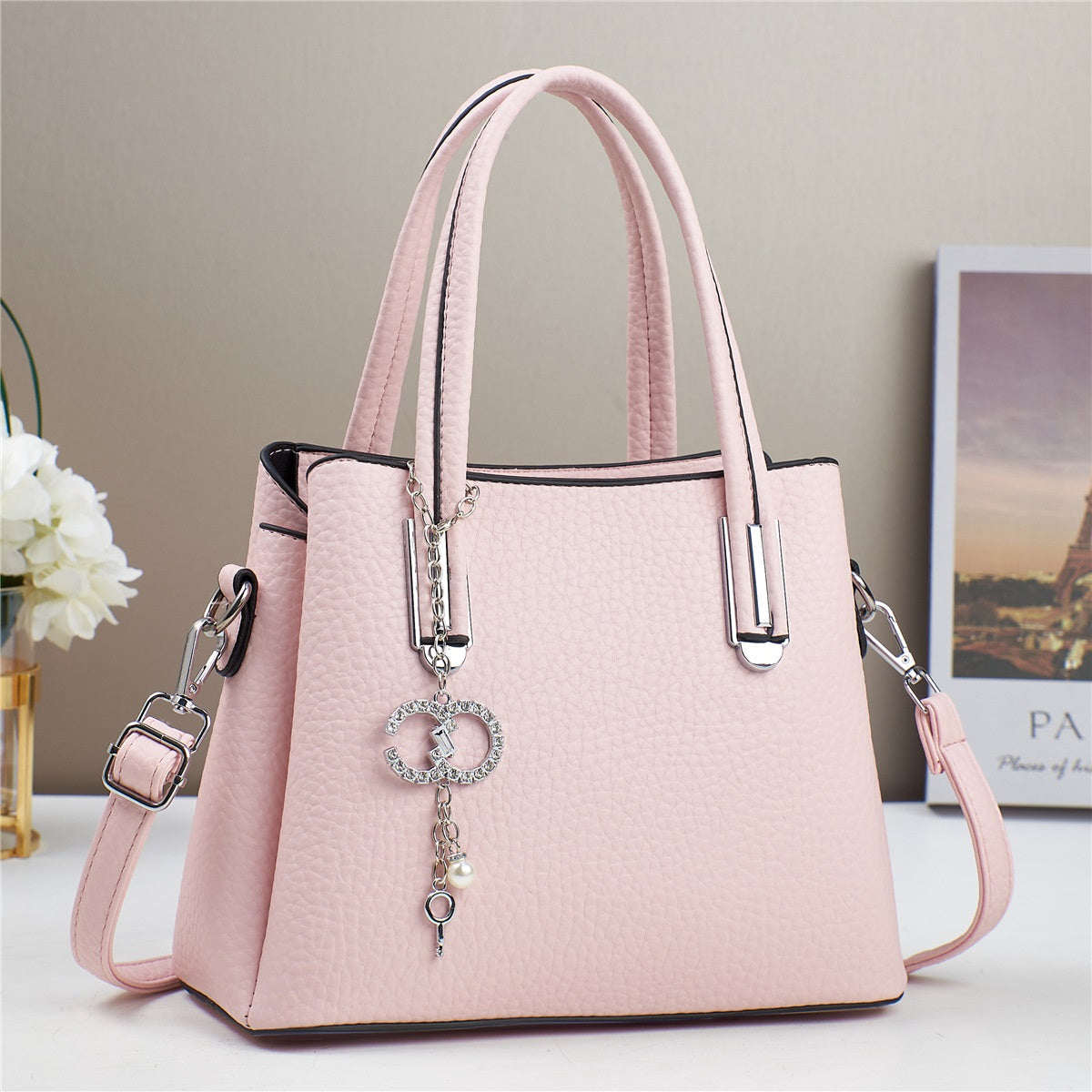 #BAG-FRIDAY • Cartera mediana con detalles en plateado