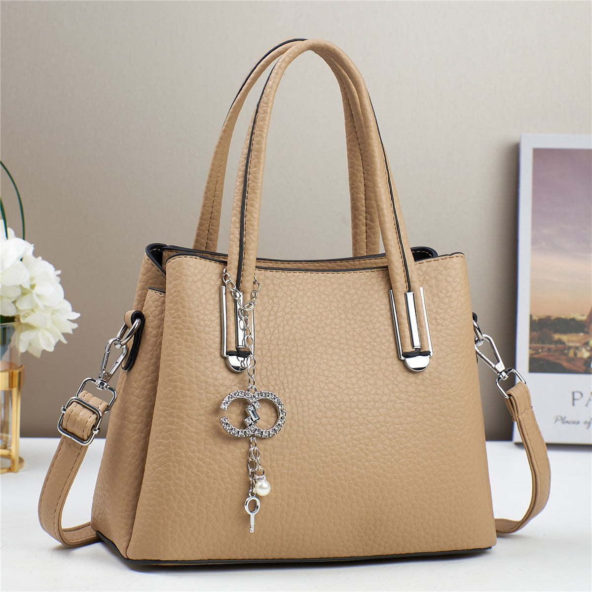 #BAG-FRIDAY • Cartera mediana con detalles en plateado