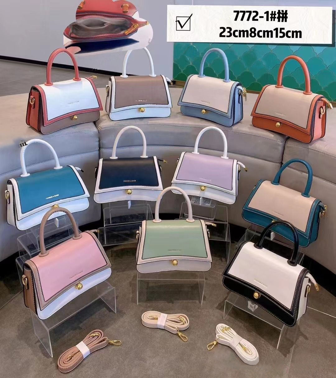 BAG-HO!🎅 • Crossbody Bicolor con Broche Dorado, con tira para uso en hombro