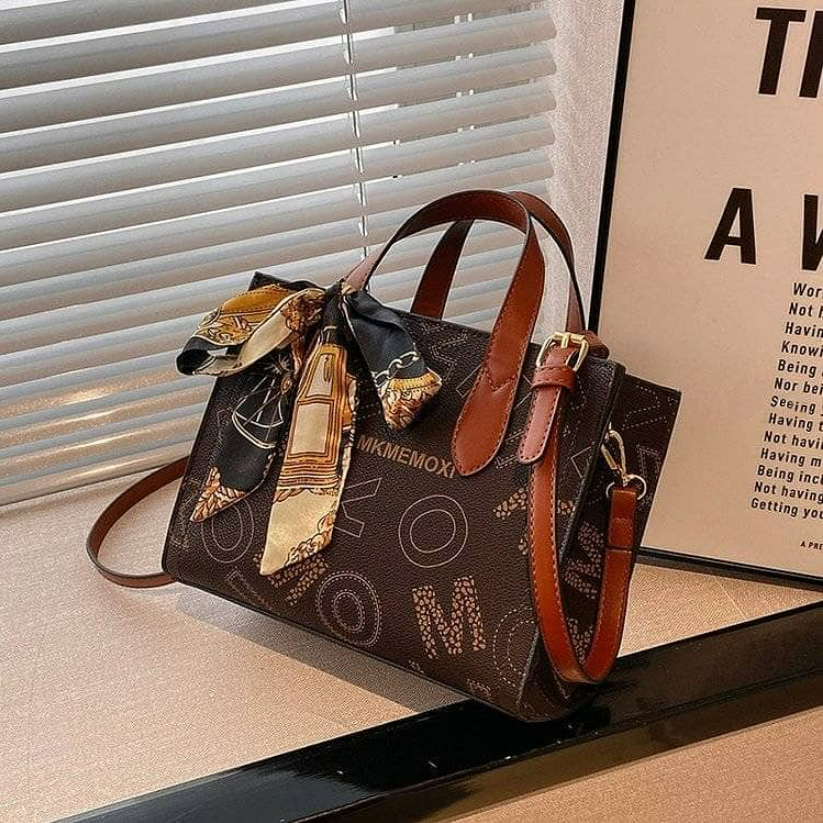 Cartera pequeña a la moda