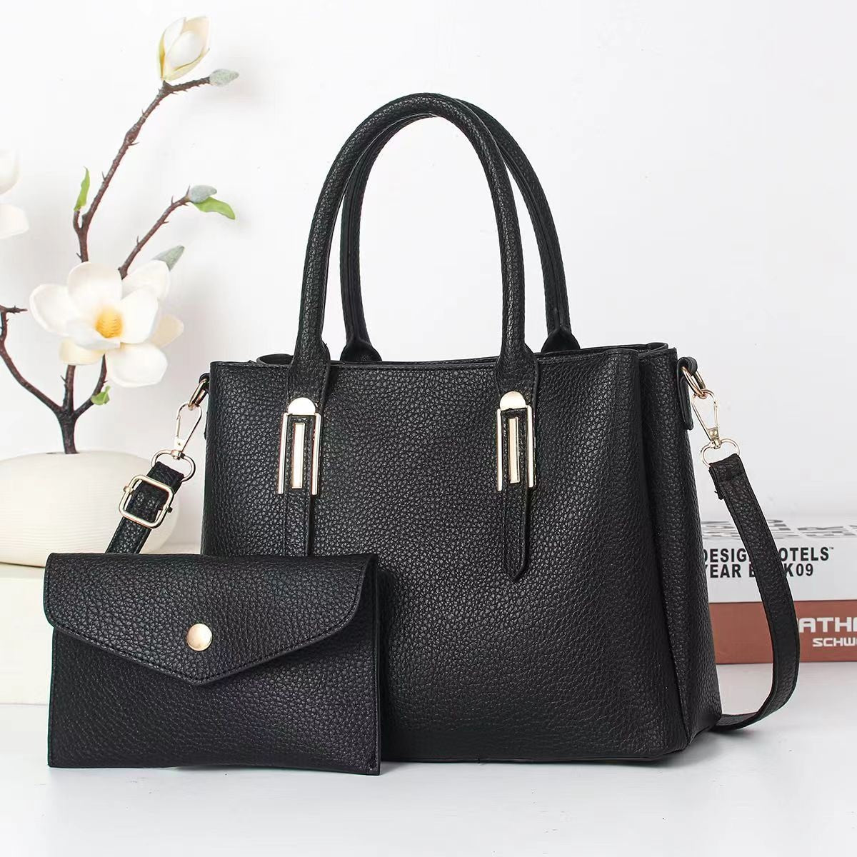 Cartera mediana con sobre