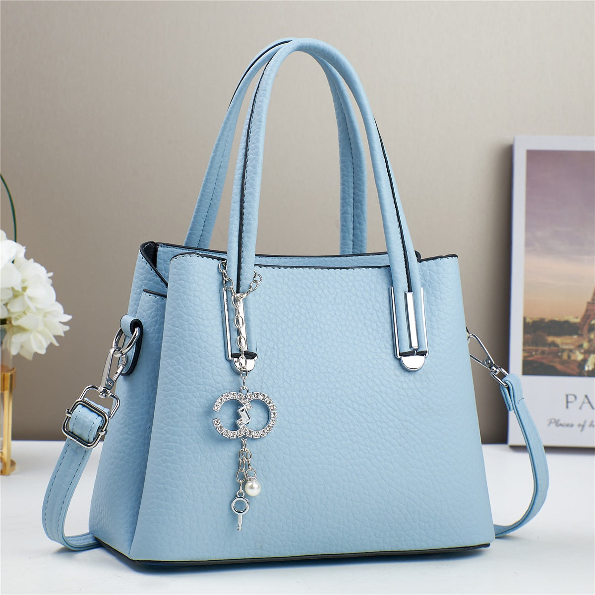 #BAG-FRIDAY • Cartera mediana con detalles en plateado