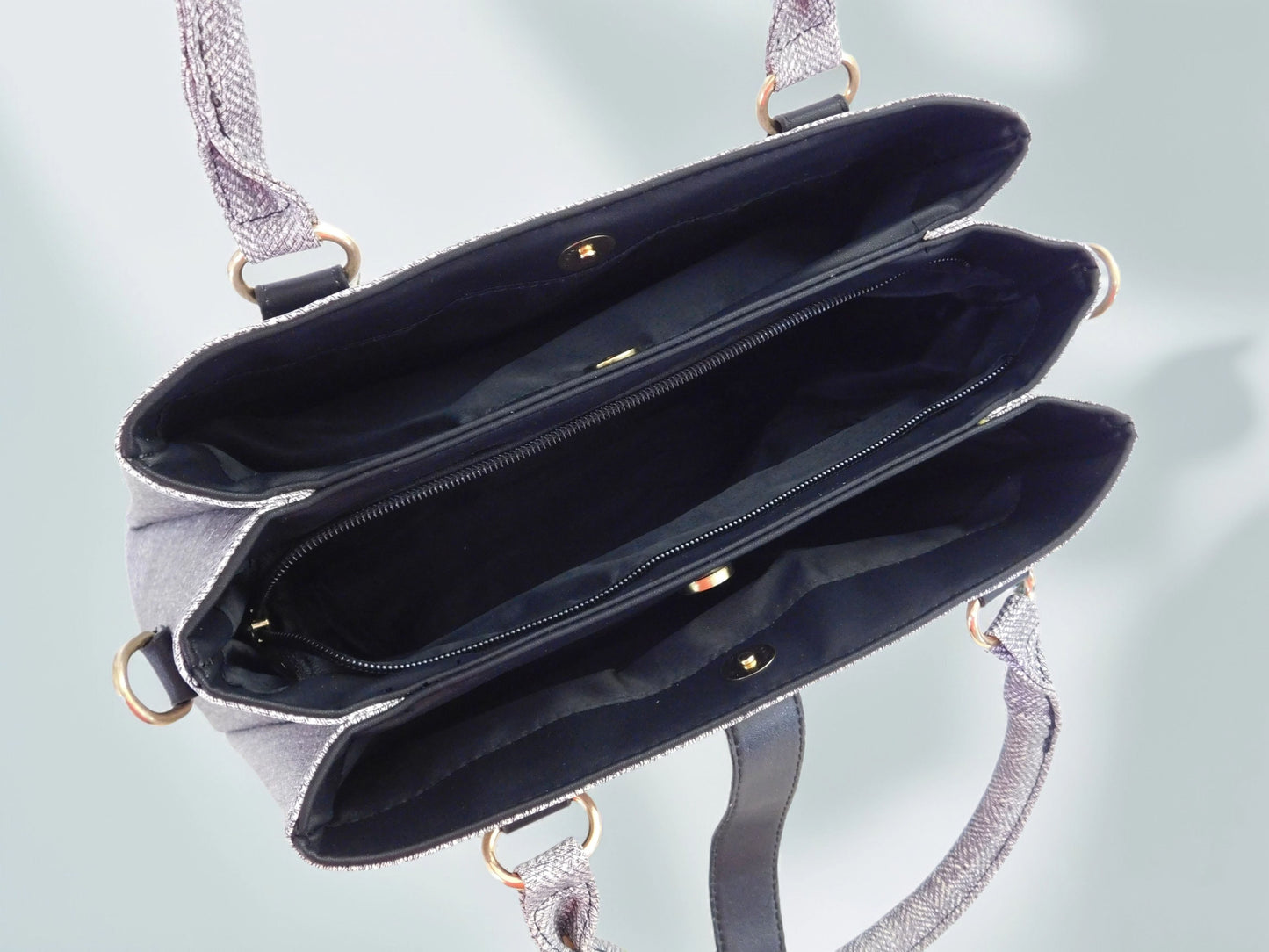 ❤️ Oferta San Valentín • Bolso mediano con asa ajustable, detalles en dorado