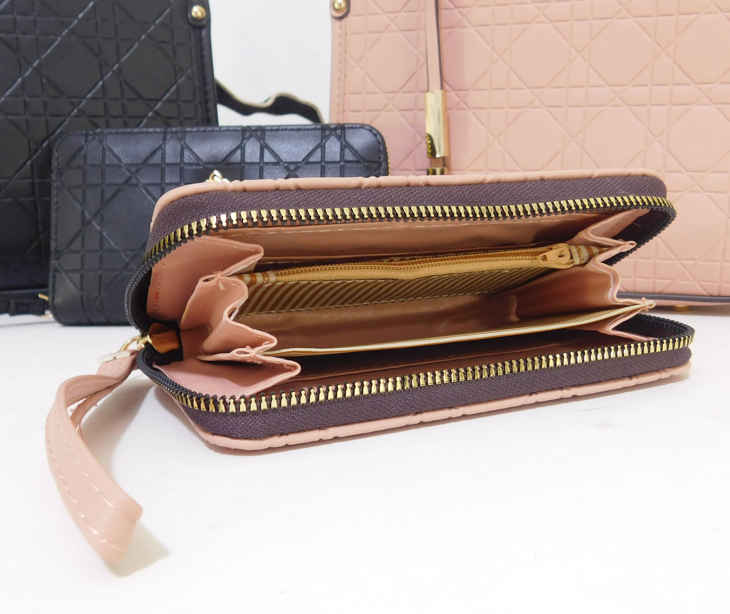 Cartera pequeña con monedero