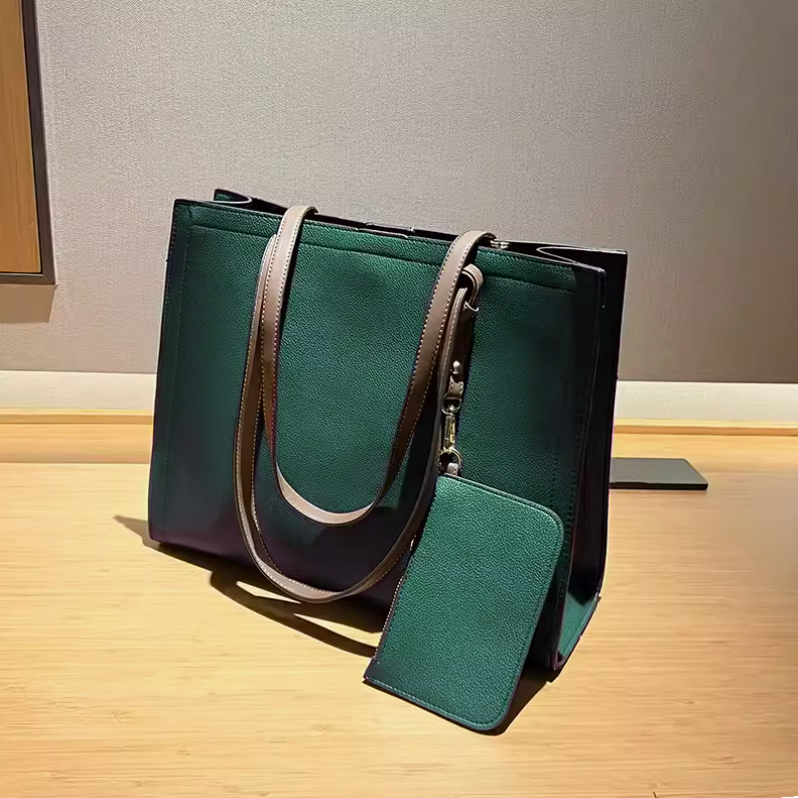 Bolso tipo cartera espaciosa