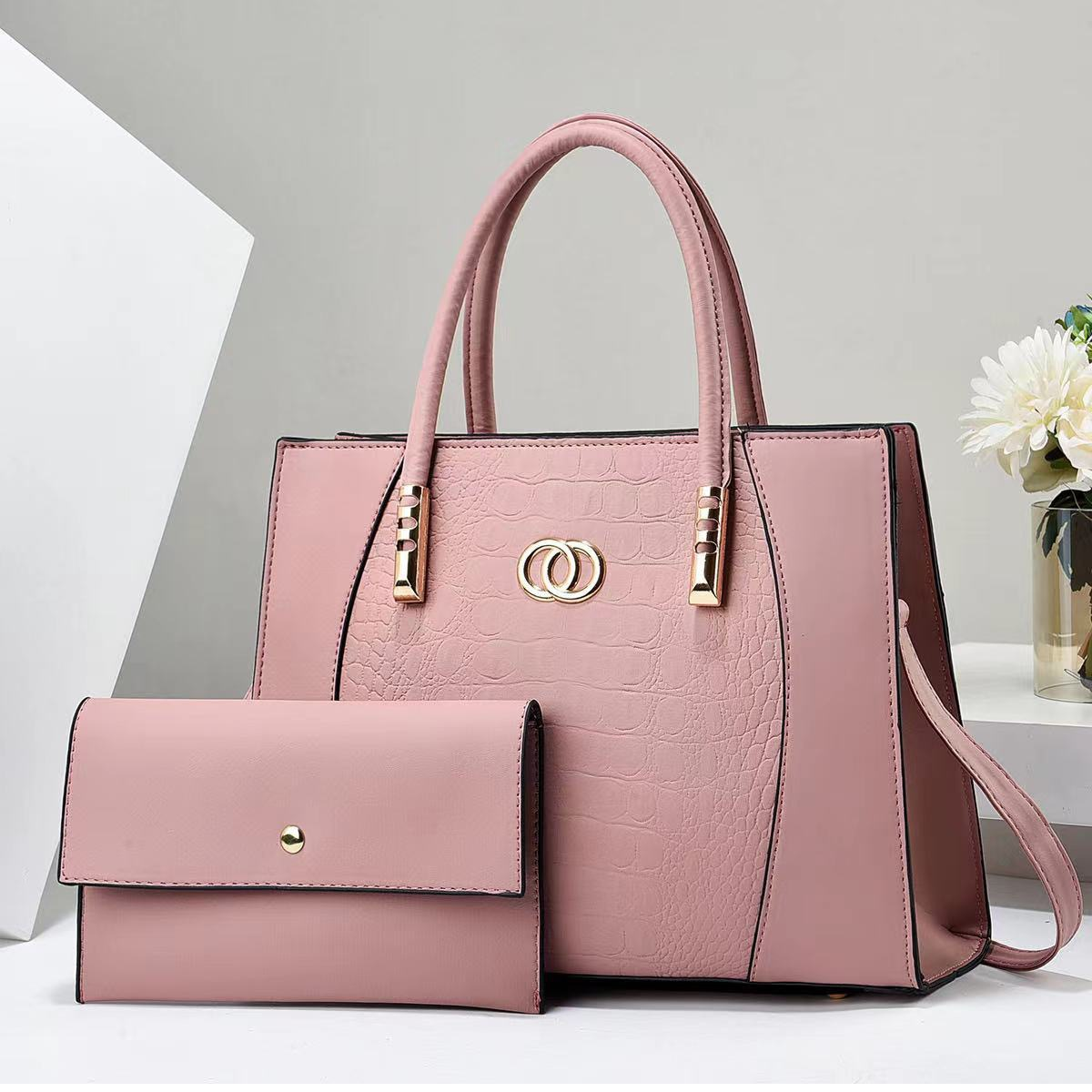 Cartera Cuadrada con sobre: El Accesorio Perfecto para Organizar tu Día