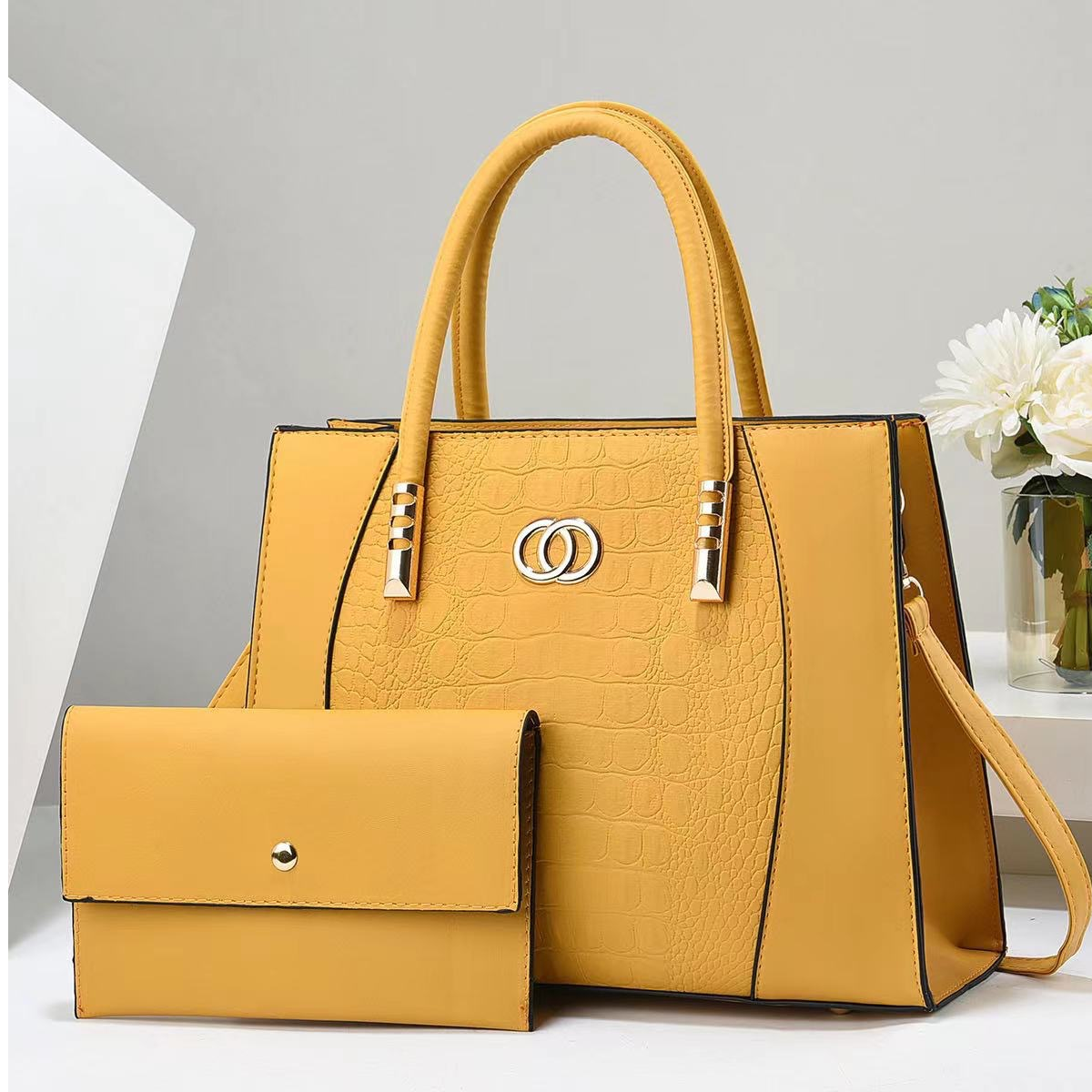 Cartera Cuadrada con sobre: El Accesorio Perfecto para Organizar tu Día